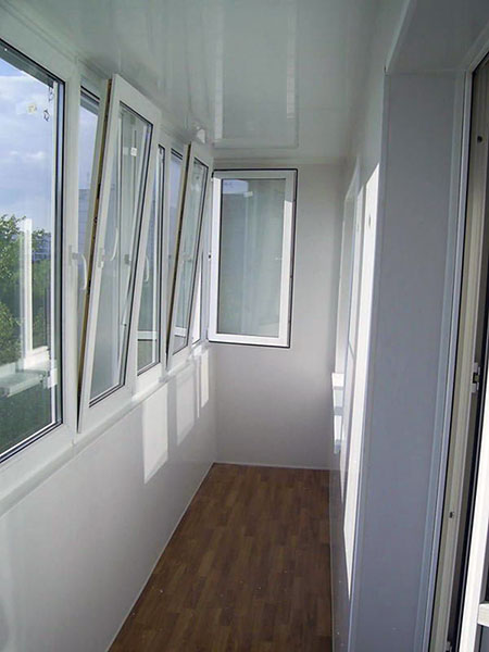 Тёплое и холодное распашное остекление балконов алюминиевым профилем Химки