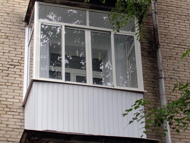 Сколько стоит застеклить балкон в хрущевке - низкие цены Химки